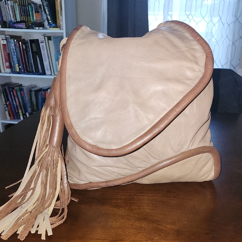 Rare Vintage Brio Tan Leather Shoulder Bag with Tassel